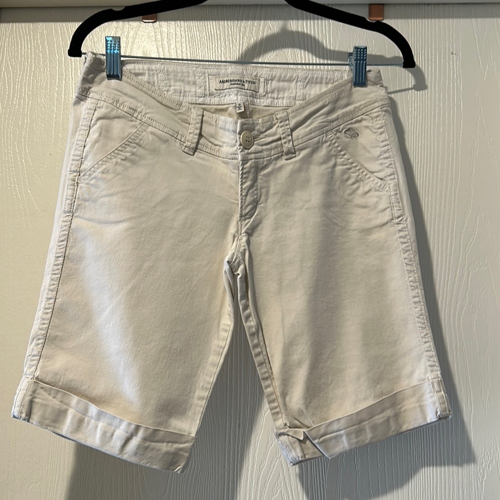 Ladies shorts from Abercrombie &Fitch cream color